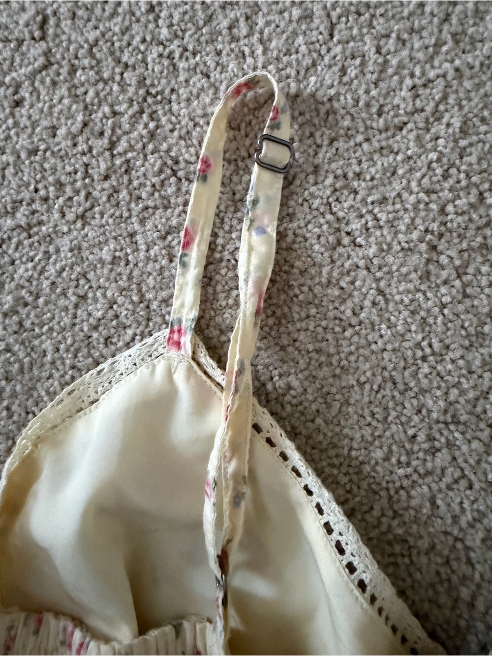 Hollister Cream Floral Smocked Tank Top - Picture 3 of 6